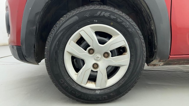 Second-hand 2017 Renault KWID 1.0 RXT Opt for sale in Ahmedabad-20