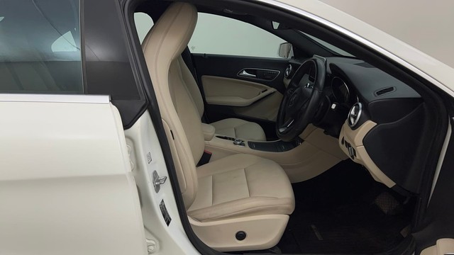 Second-hand 2015 Mercedes-Benz CLA 200 Sport Edition for sale in Bangalore-15