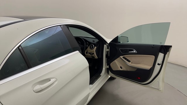 Second-hand 2015 Mercedes-Benz CLA 200 Sport Edition for sale in Bangalore-16