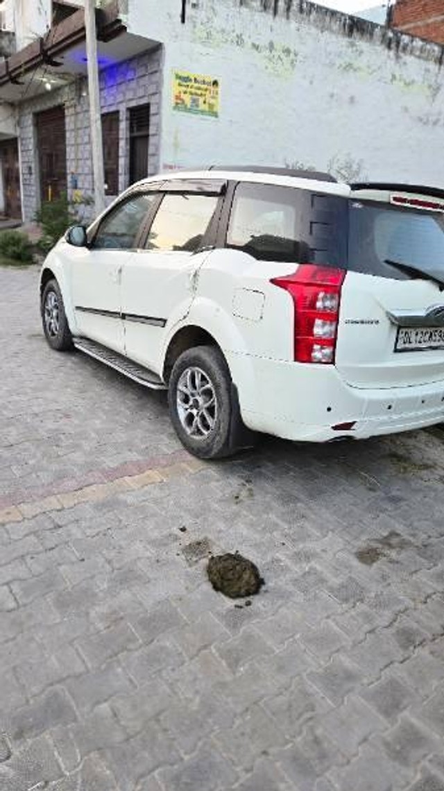 Second-hand 2017 Mahindra XUV500 R W10 FWD for sale in Sikandrabad-1