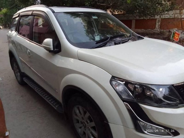 Second-hand 2015 Mahindra XUV500 W10 2WD for sale in Kanpur-4