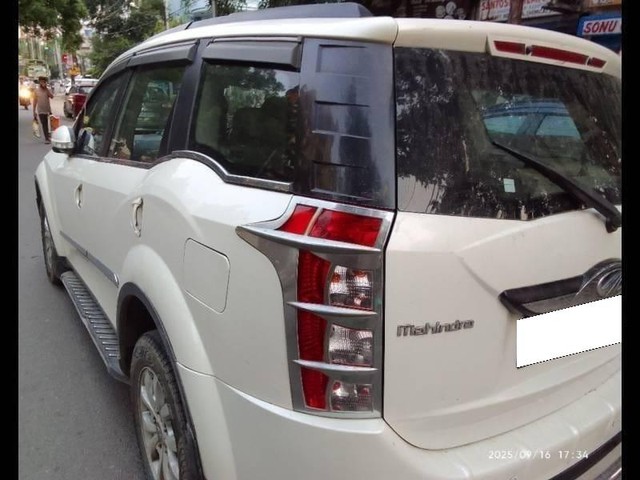 Second-hand 2015 Mahindra XUV500 W10 2WD for sale in Kanpur-2