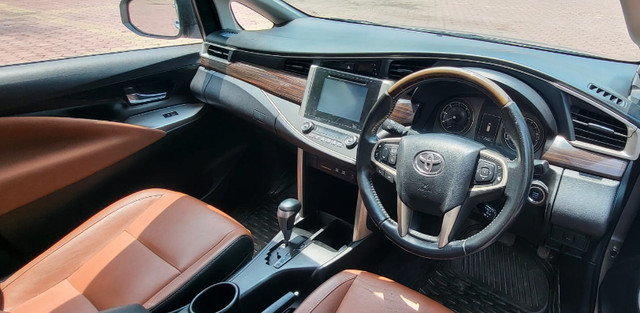 Second-hand 2016 Toyota Innova 2.5 G (Diesel) 7 Seater BS IV for sale in Indore-5