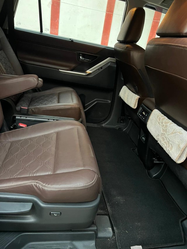 Second-hand 2024 Toyota Innova Hycross ZX Hybrid for sale in Agra-7