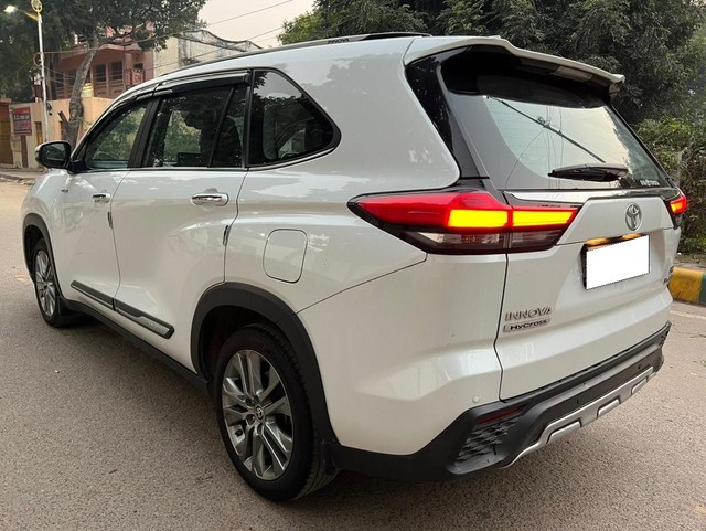 Second-hand 2024 Toyota Innova Hycross ZX Hybrid for sale in Agra-10