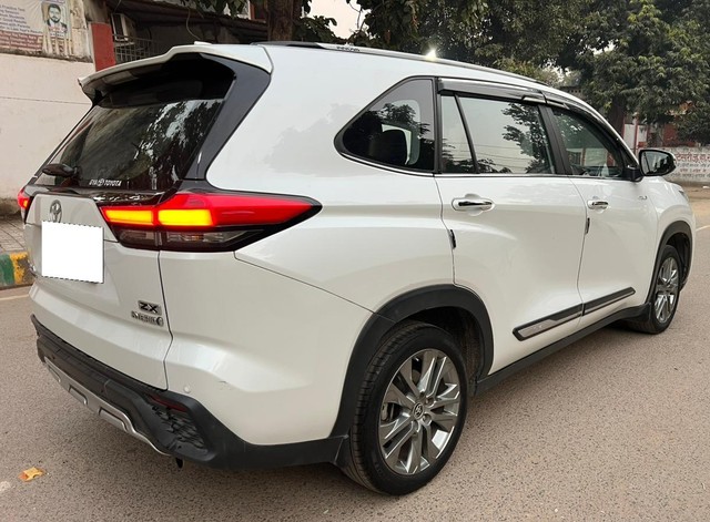 Second-hand 2024 Toyota Innova Hycross ZX Hybrid for sale in Agra-2