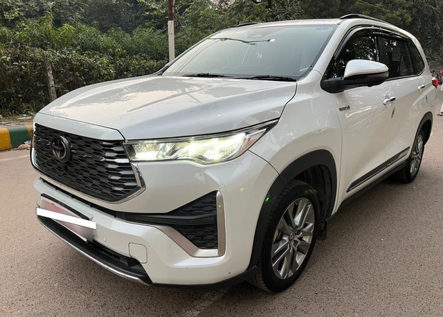 Second-hand 2024 Toyota Innova Hycross ZX Hybrid for sale in Agra-5