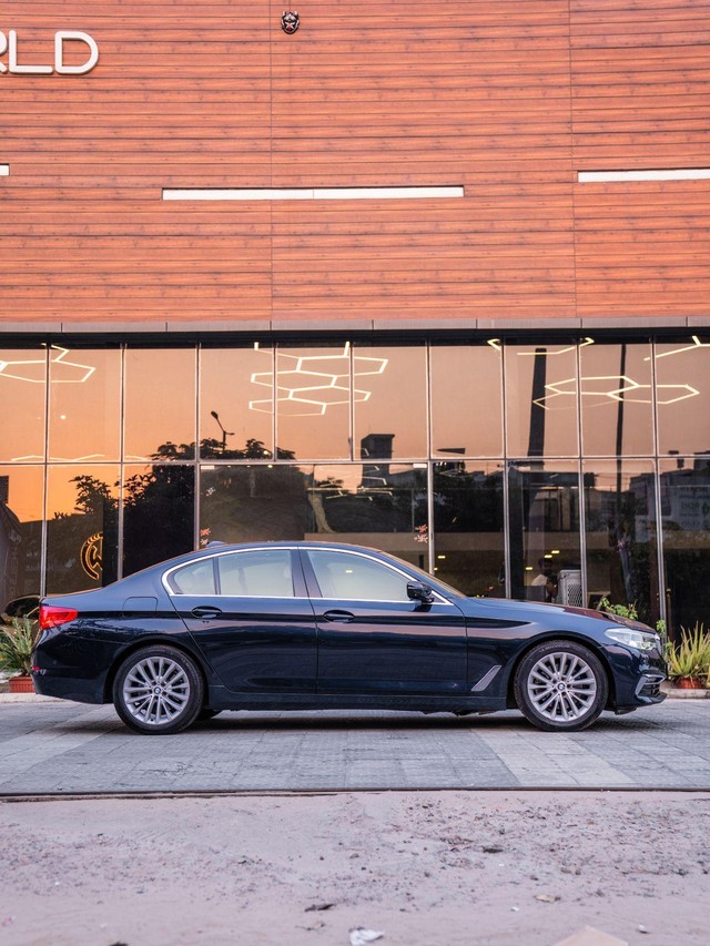 Second-hand 2019 BMW 5 Series 520d Luxury Line for sale in Jaipur-1