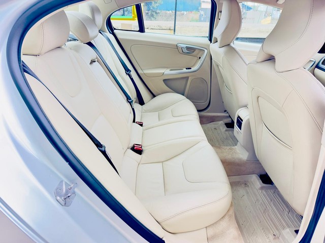 Second-hand 2017 Volvo S60 D4 KINETIC for sale in Bangalore-8