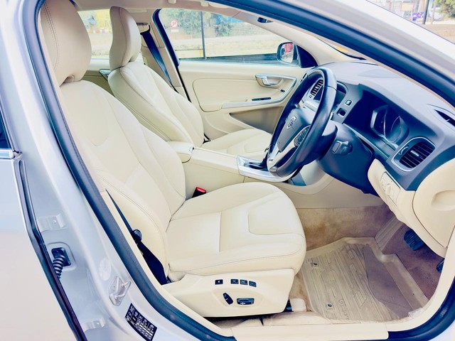 Second-hand 2017 Volvo S60 D4 KINETIC for sale in Bangalore-7