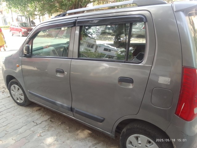 Second-hand 2017 Maruti Wagon R CNG LXI BSIV for sale in Kanpur-5