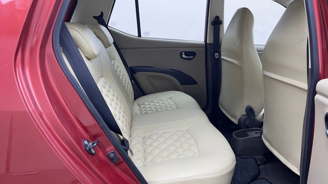 Second-hand 2013 Hyundai i20 Sportz Petrol for sale in Visakhapatnam-34