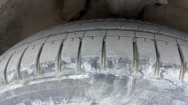 Second-hand 2013 Hyundai i20 Sportz Petrol for sale in Visakhapatnam-37