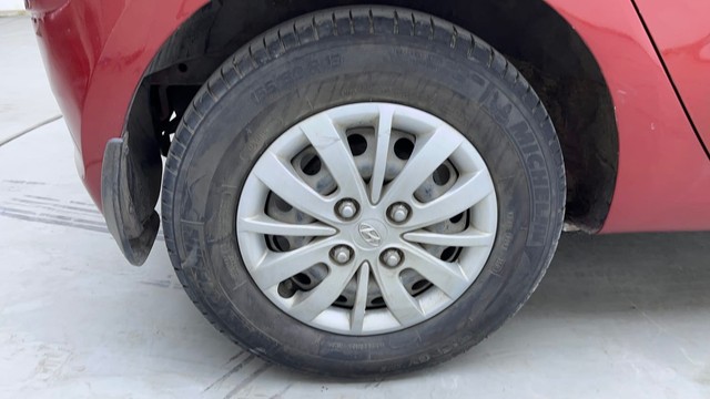 Second-hand 2013 Hyundai i20 Sportz Petrol for sale in Visakhapatnam-18