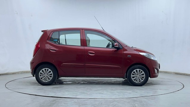 Second-hand 2013 Hyundai i20 Sportz Petrol for sale in Visakhapatnam-2