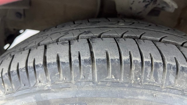 Second-hand 2013 Hyundai i20 Sportz Petrol for sale in Visakhapatnam-35