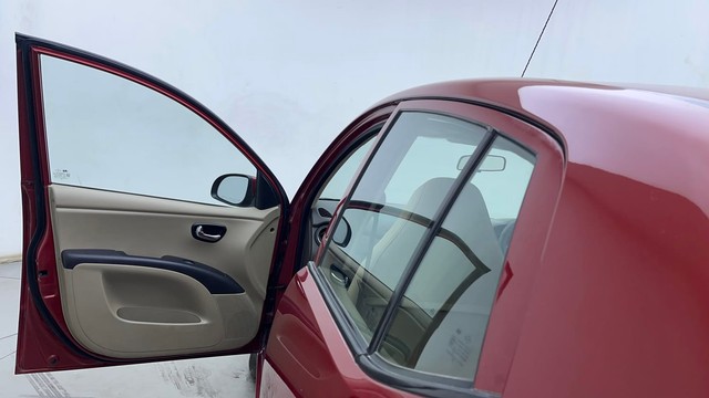 Second-hand 2013 Hyundai i20 Sportz Petrol for sale in Visakhapatnam-23