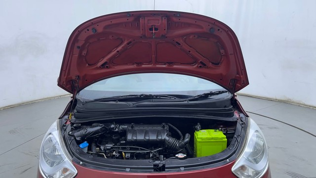 Second-hand 2013 Hyundai i20 Sportz Petrol for sale in Visakhapatnam-8