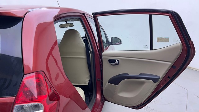 Second-hand 2013 Hyundai i20 Sportz Petrol for sale in Visakhapatnam-25