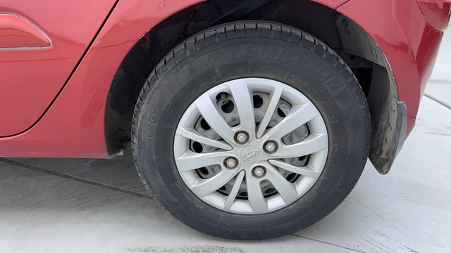 Second-hand 2013 Hyundai i20 Sportz Petrol for sale in Visakhapatnam-19