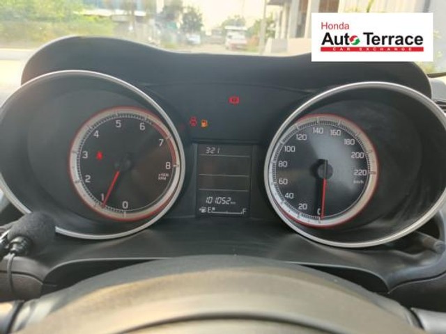 Second-hand 2018 Maruti Swift VXI for sale in Thanjavur-13