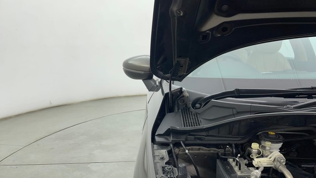 Second-hand 2023 Honda City V for sale in Chennai-29