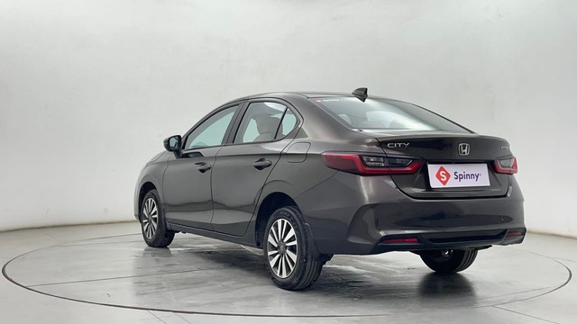 Second-hand 2023 Honda City V for sale in Chennai-5