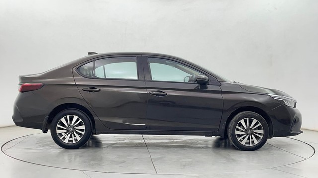 Second-hand 2023 Honda City V for sale in Chennai-2