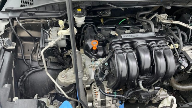 Second-hand 2023 Honda City V for sale in Chennai-33