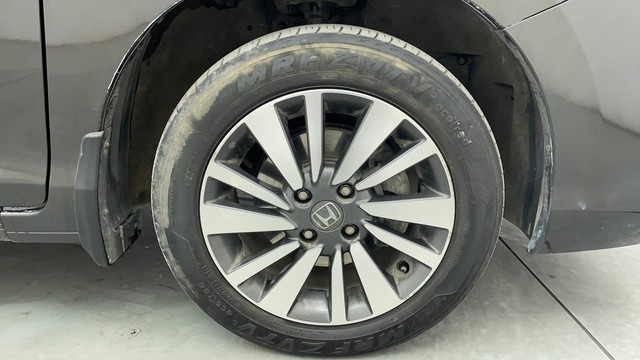 Second-hand 2023 Honda City V for sale in Chennai-17