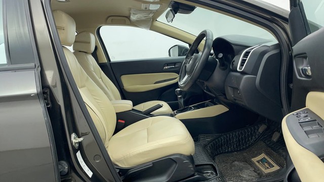 Second-hand 2023 Honda City V for sale in Chennai-15