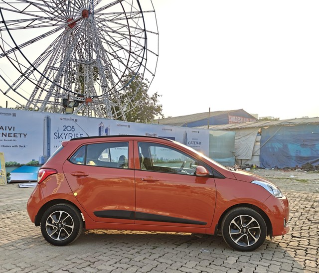 Second-hand 2017 Hyundai i10 Sportz 1.1L for sale in Mumbai-24