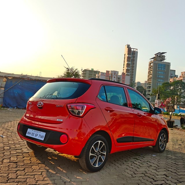 Second-hand 2017 Hyundai i10 Sportz 1.1L for sale in Mumbai-5