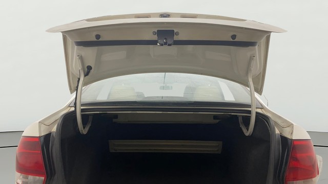 Second-hand 2012 Volkswagen Vento Petrol Highline for sale in Pune-6