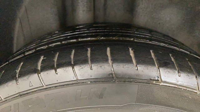 Second-hand 2012 Volkswagen Vento Petrol Highline for sale in Pune-2