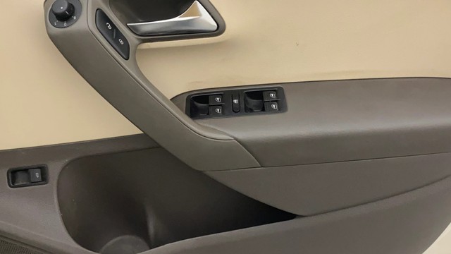 Second-hand 2012 Volkswagen Vento Petrol Highline for sale in Pune-4