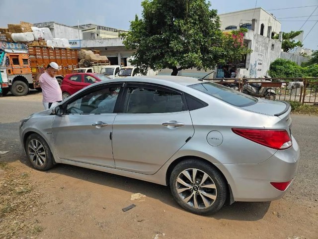 Second-hand 2015 Hyundai Verna 1.6 CRDi AT SX for sale in Nanded-2