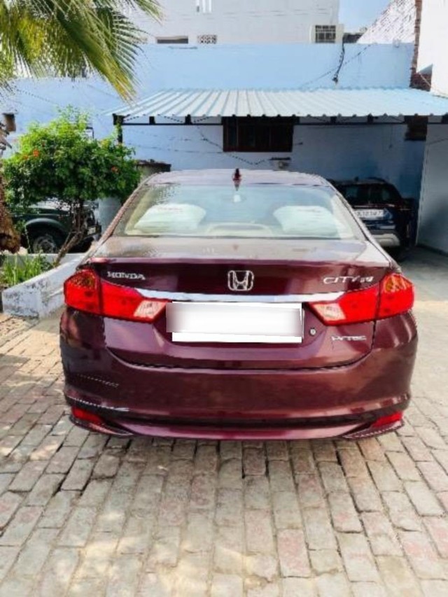 Second-hand 2017 Honda City i VTEC V for sale in Meerut-12
