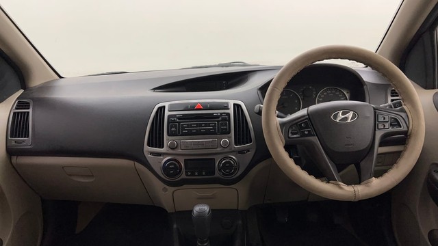 Second-hand 2013 Hyundai i20 Sportz 1.4 CRDi for sale in Mysore-11