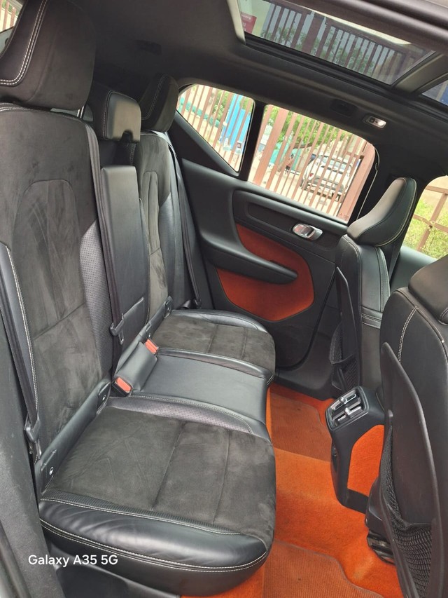 Second-hand 2018 Volvo XC40 D4 R-Design for sale in New Delhi-12