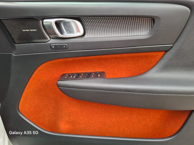 Second-hand 2018 Volvo XC40 D4 R-Design for sale in New Delhi-15