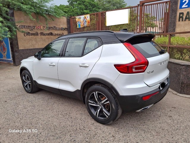 Second-hand 2018 Volvo XC40 D4 R-Design for sale in New Delhi-3