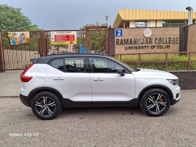 Second-hand 2018 Volvo XC40 D4 R-Design for sale in New Delhi-1