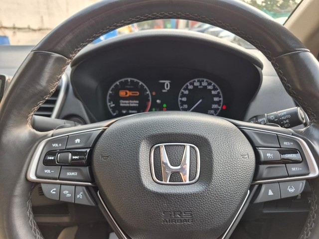 Second-hand 2023 Honda City ZX CVT for sale in Mumbai-19