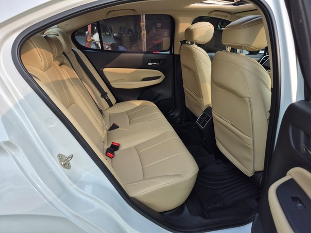 Second-hand 2023 Honda City ZX CVT for sale in Mumbai-9