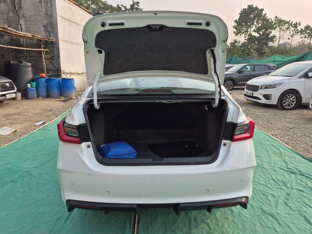 Second-hand 2023 Honda City ZX CVT for sale in Mumbai-11