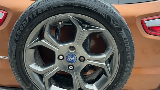 Second-hand 2021 Ford Ecosport 1.5 Petrol Titanium for sale in Noida-28