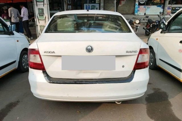 Second-hand 2016 Skoda Rapid 1.5 TDI Ambition for sale in Surat-3