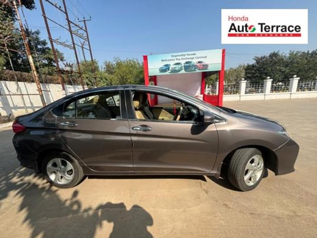Second-hand 2016 Honda City V MT AVN for sale in Vadodara-5