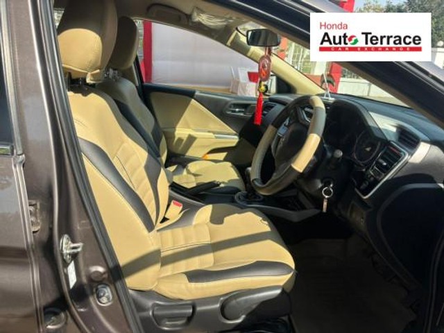 Second-hand 2016 Honda City V MT AVN for sale in Vadodara-4